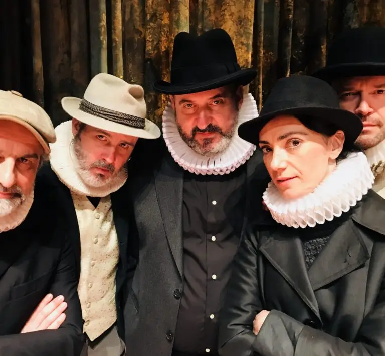 Carsi-una-comedia-de-comicos-clasicos-NOVIEMBRE-COMPANIA-DE-TEATRO-Foto-grupo-scaled-e1613478001719